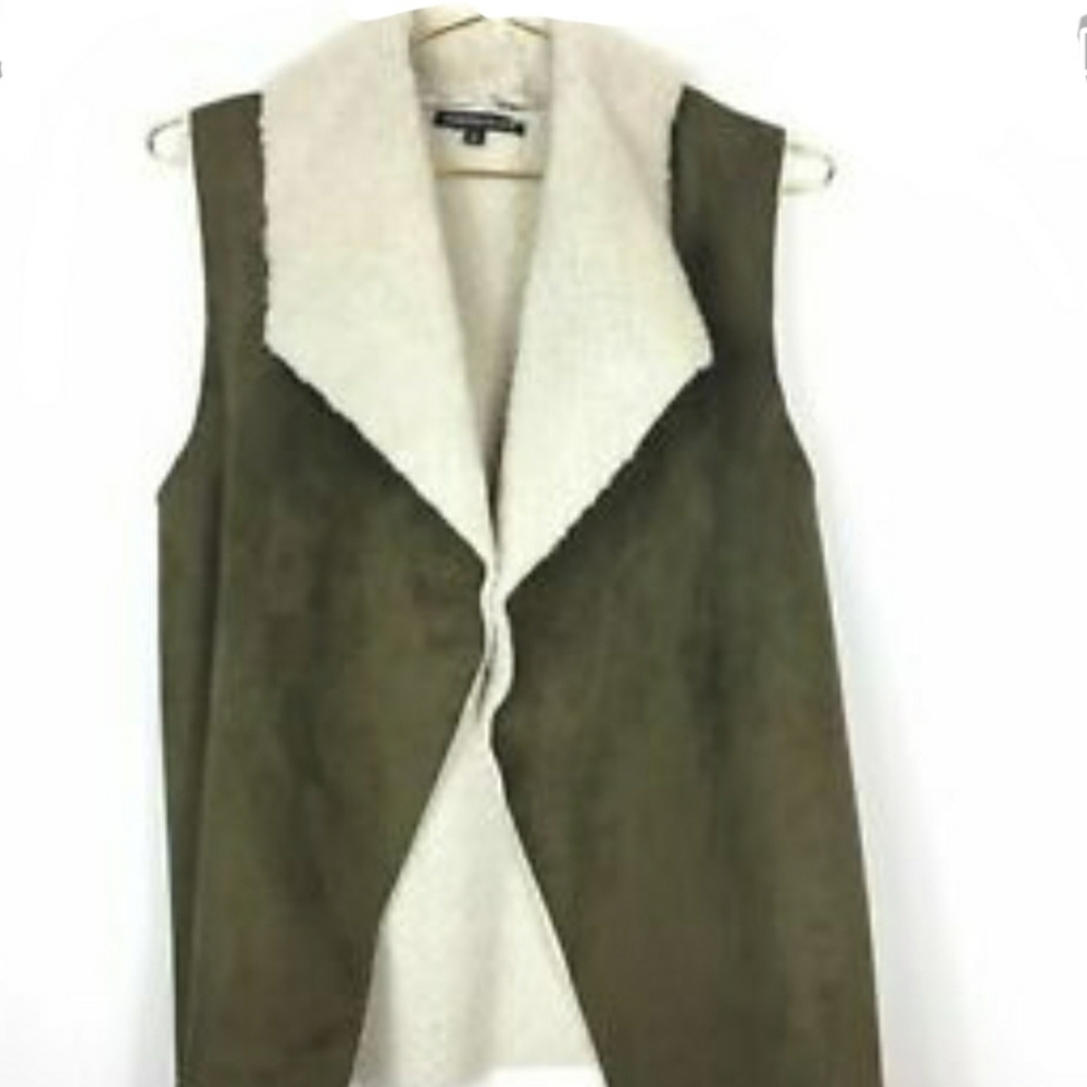 Madison‎ & Lola Olive Green Sherpa Lined Vest Sz M